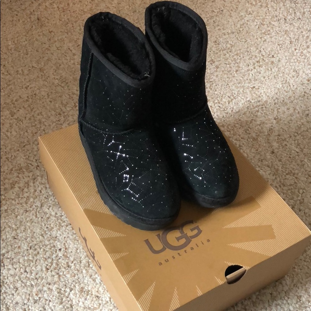 Ugg Big Girls Classic Short Constellation Black